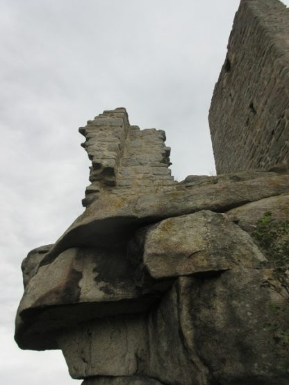 Burg mit Felsen