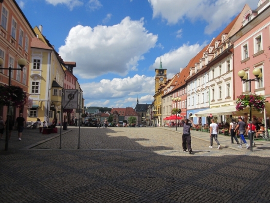 Eger: Marktplatz mit Rathaus