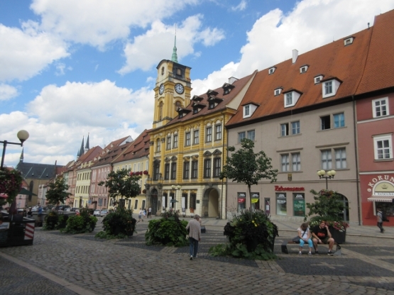 Das (gelbe) Rathaus