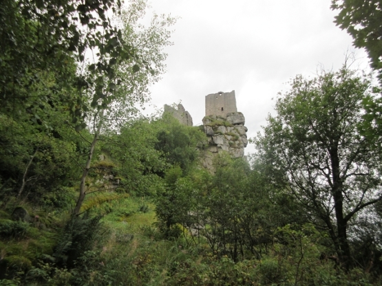 Burg vom "Weg des Granits" aus.