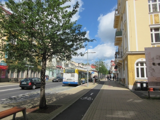 Die Haupt-Einfallsstraße von Süden her.