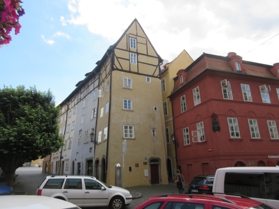 Das Stöckl mit der schmalen Trenngasse