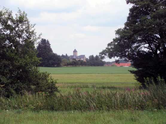 Aus der Ferne winkt Burg Falkenberg